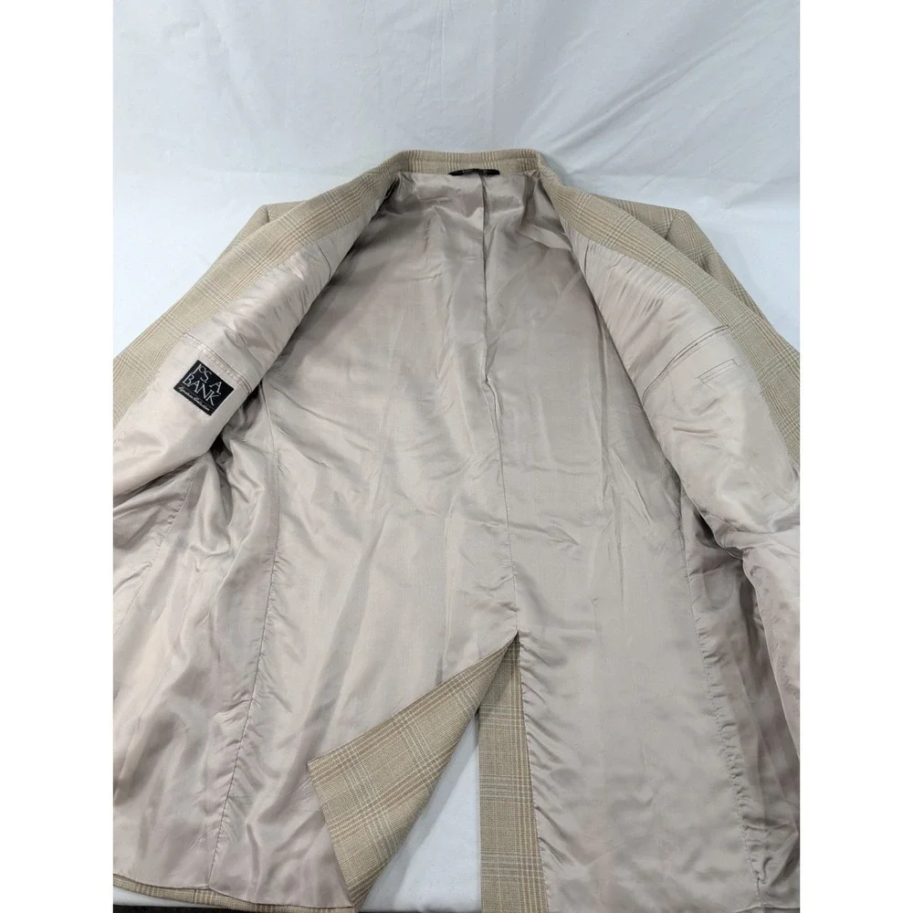 Jos. A. Bank best fitting